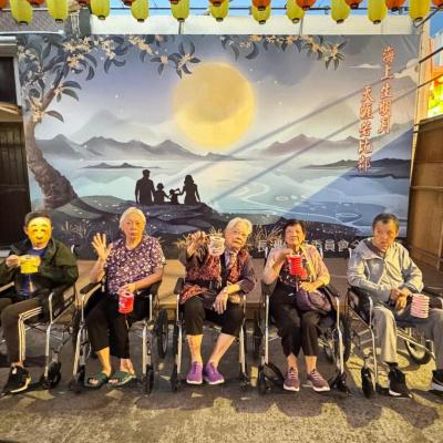 2025-10-03  月滿中秋賞燈遊